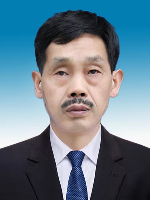 李端伦个人证件照片.jpg
